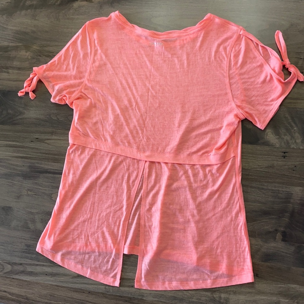 Calvin Klein tshirt with slit sleeves and back